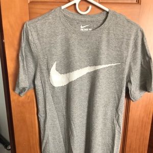 Men’s Nike tee